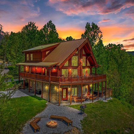 Ridge View Lodge Nature And Mountain View - Hot Tub - Firepit - Yard - Games Gatlinburg Εξωτερικό φωτογραφία