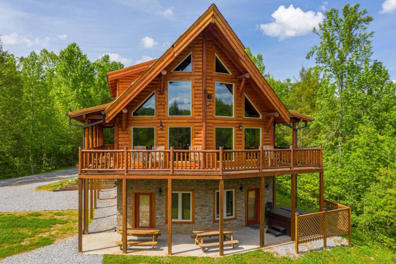 Ridge View Lodge Nature And Mountain View - Hot Tub - Firepit - Yard - Games Gatlinburg Εξωτερικό φωτογραφία