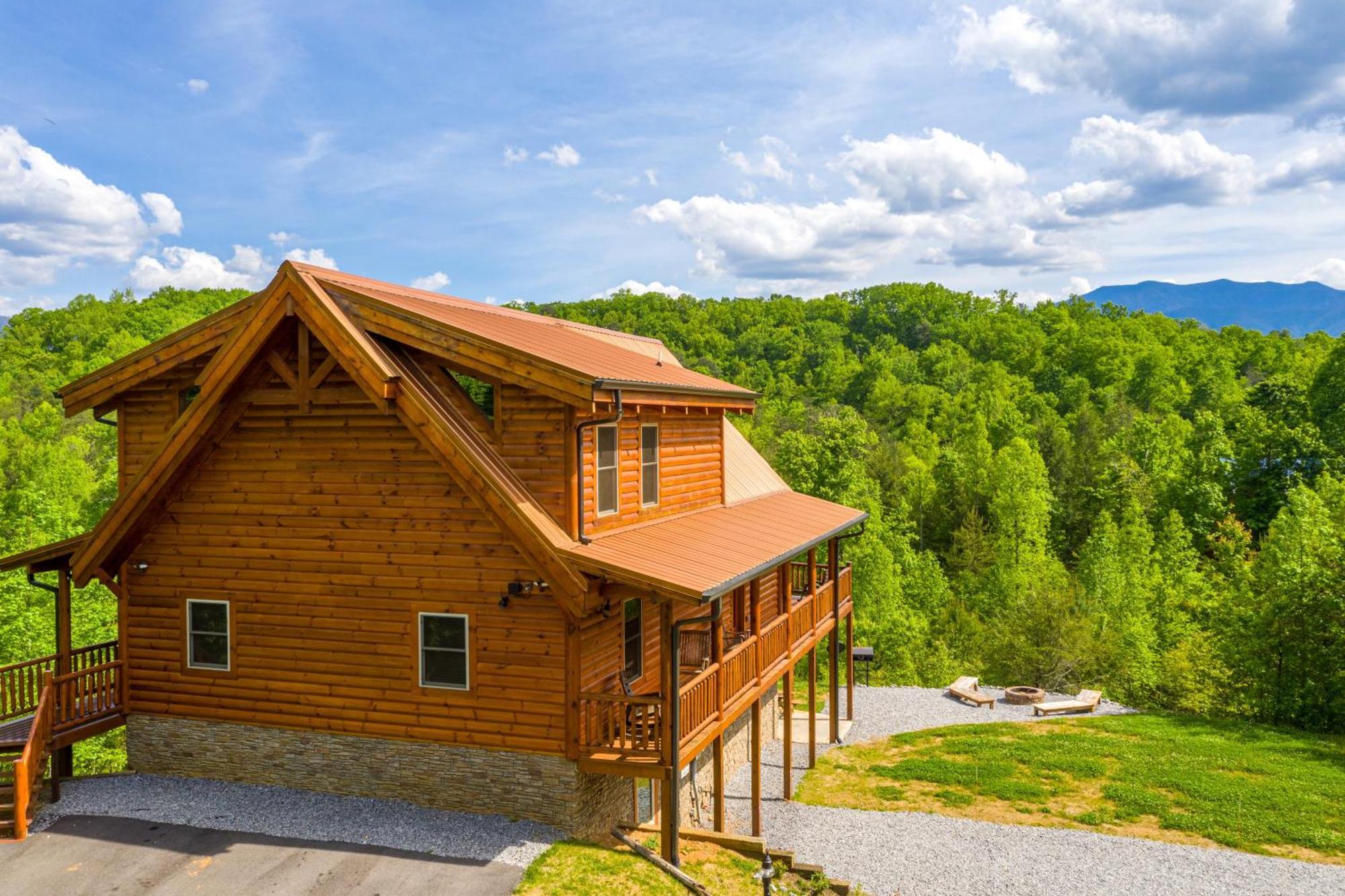 Ridge View Lodge Nature And Mountain View - Hot Tub - Firepit - Yard - Games Gatlinburg Εξωτερικό φωτογραφία