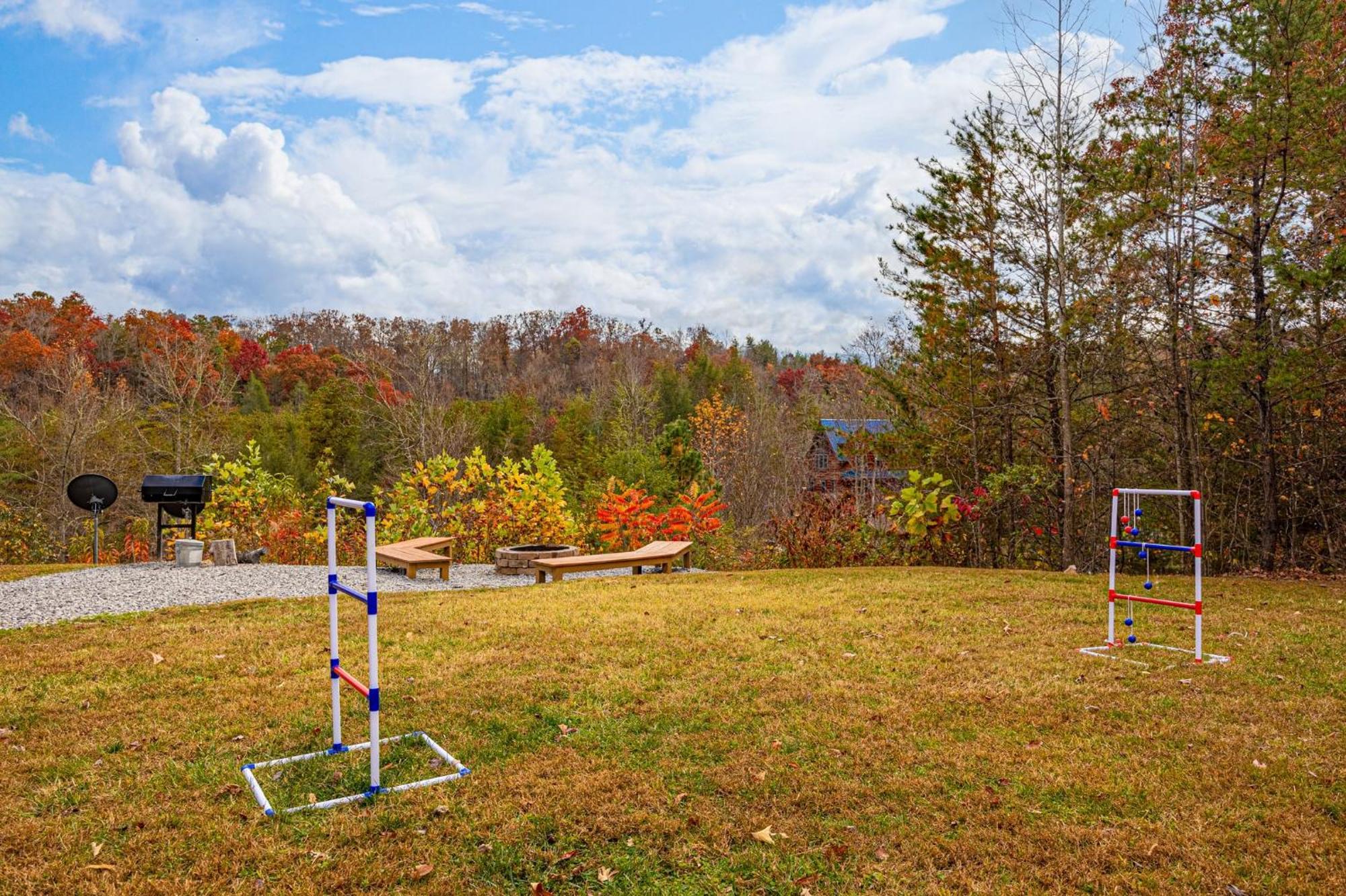 Ridge View Lodge Nature And Mountain View - Hot Tub - Firepit - Yard - Games Gatlinburg Εξωτερικό φωτογραφία