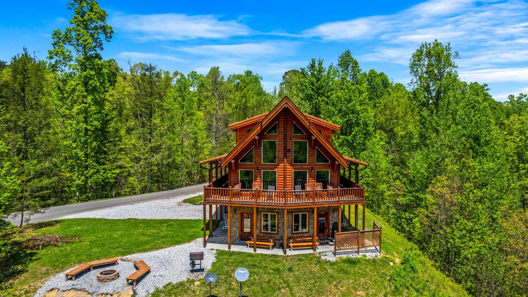 Ridge View Lodge Nature And Mountain View - Hot Tub - Firepit - Yard - Games Gatlinburg Εξωτερικό φωτογραφία